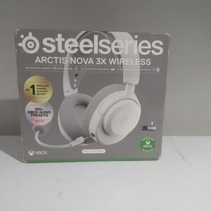 SteelSeries Arctis Nova 3xWireless Over-Ear Headphones- White Brand New Unopened